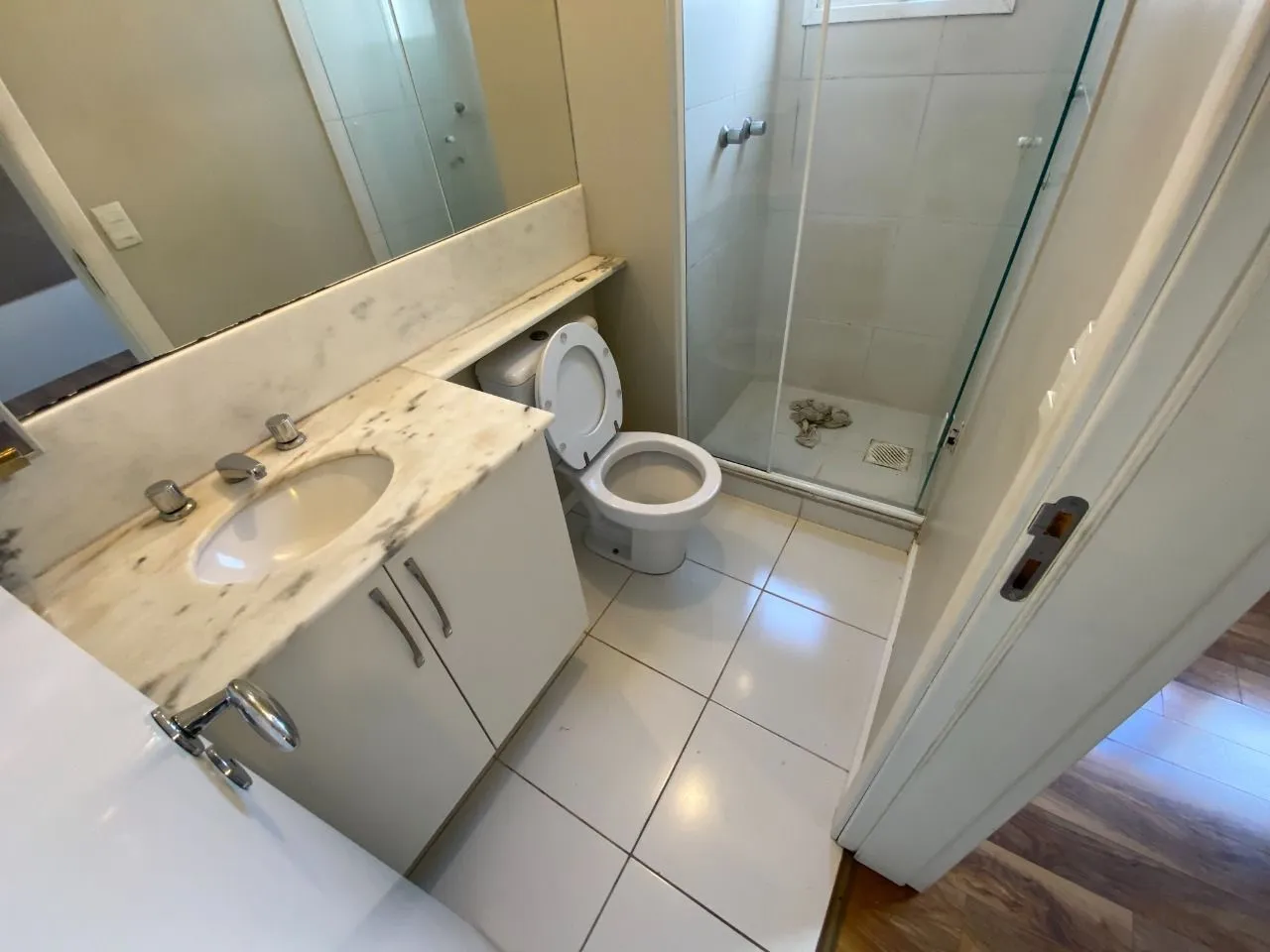 Imagem Lindo apartamento semi mobiliado, 3 quartos (1 suíte), churrasqueira e vaga.