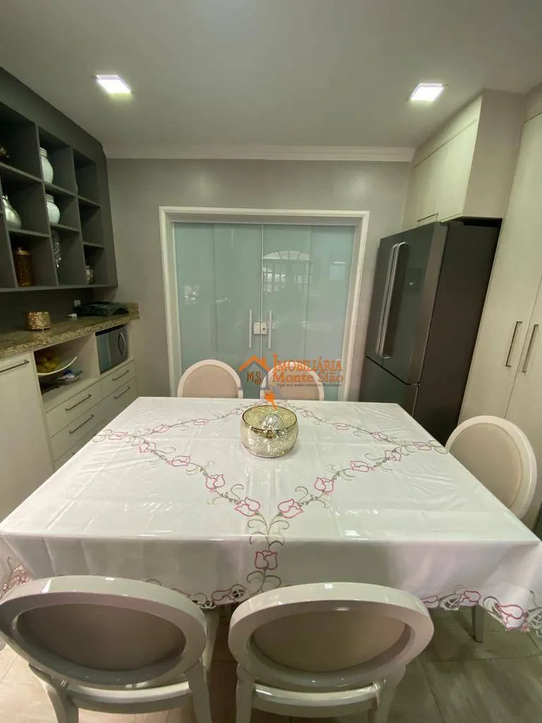 Imagem Sobrado com 6 dormitórios à venda, 300 m² por R$ 900.000,00 - Vila Nova Bonsucesso - Guarulhos/SP