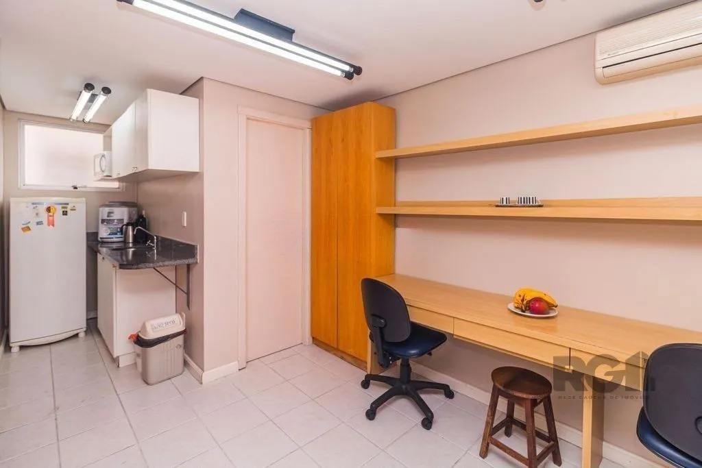 Imagem Excelente sala comercial de 140m² no centro.
