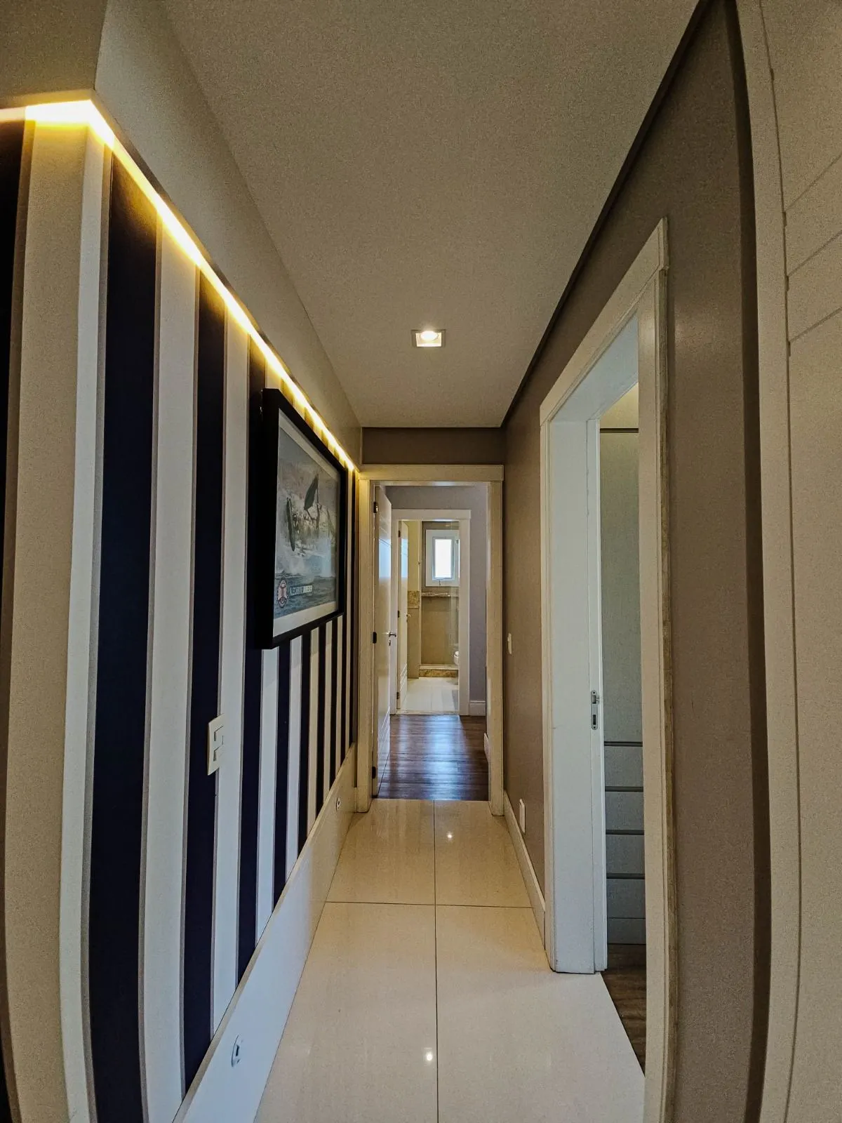 Imagem Apartamento com 202m², 3 suítes, lareira, churrasqueira, 3 vagas, infraestrutura completa, no Bela Vista.