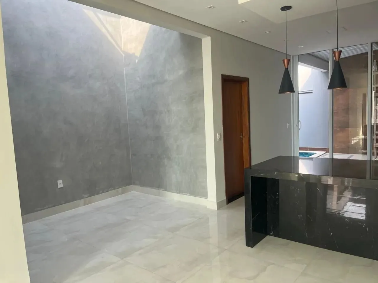 Imagem Casa em Condomínio à Venda em Sorocaba-SP, Bairro Horto Florestal: 3 quartos, 1 suíte, 2 salas, 2 banheiros, 2 vagas, 118m².