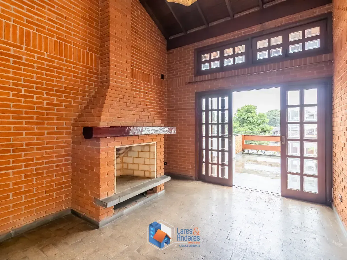 Imagem Sobrado para venda em Jardim Regina com 3 quartos, sendo 1 suíte, 226m²