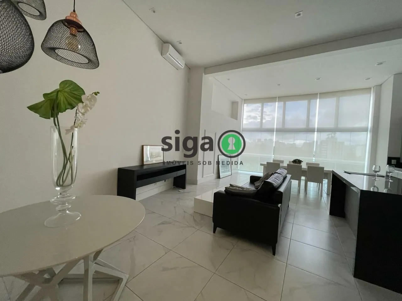 Imagem Apto com 85m², no Brooklin, com 1 suite, lavabo, 2 vagas e Pé direito duplo para locação