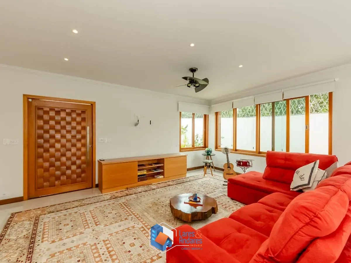 Imagem Sobrado para venda em Jardim Sertãozinho com 3 quartos, sendo 1 suíte, 247m²