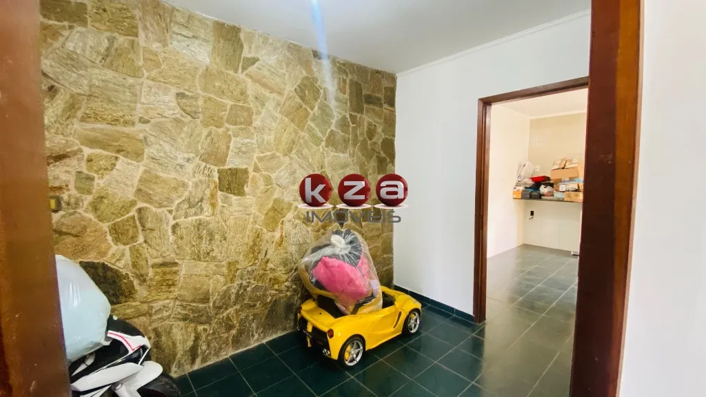 Imagem Imperdível casa à venda em Valinhos-SP, Jardim Itapuã: 4 quartos, 1 suíte, 2 salas, 3 banheiros, 3 vagas, 158m². Aproveite!