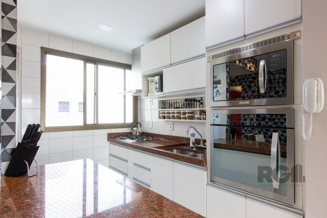 Imagem Apartamento de 3 Quartos com Suíte e Vaga de Garagem no Cristal, Porto Alegre - RS