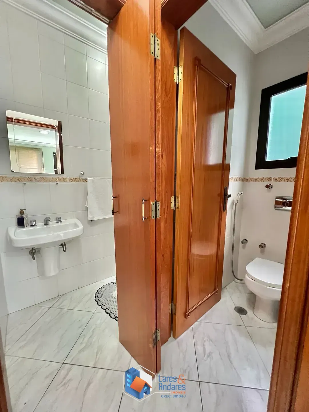 Imagem Sobrado para venda em City América com 4 quartos, sendo 4 suítes, 600m²