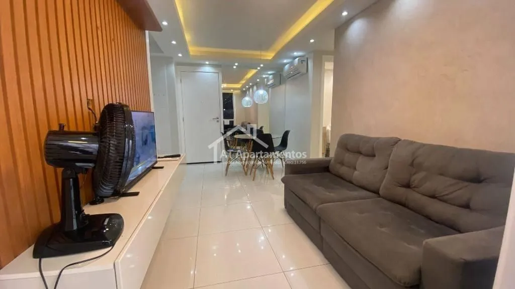 Imagem Apartamento 2 quartos em Todos os Santos, Rio de Janeiro, com varanda e vista para piscina