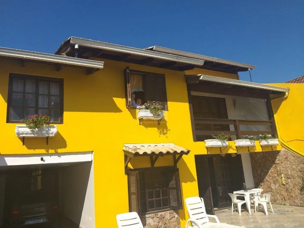Casa para Venda - 200m², 2 dormitórios, sendo 2 suites, 2 vagas - Ponta Grossa