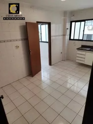 Imagem Apartamento com 96m² e garagem fechada a venda na Ponta da Praia