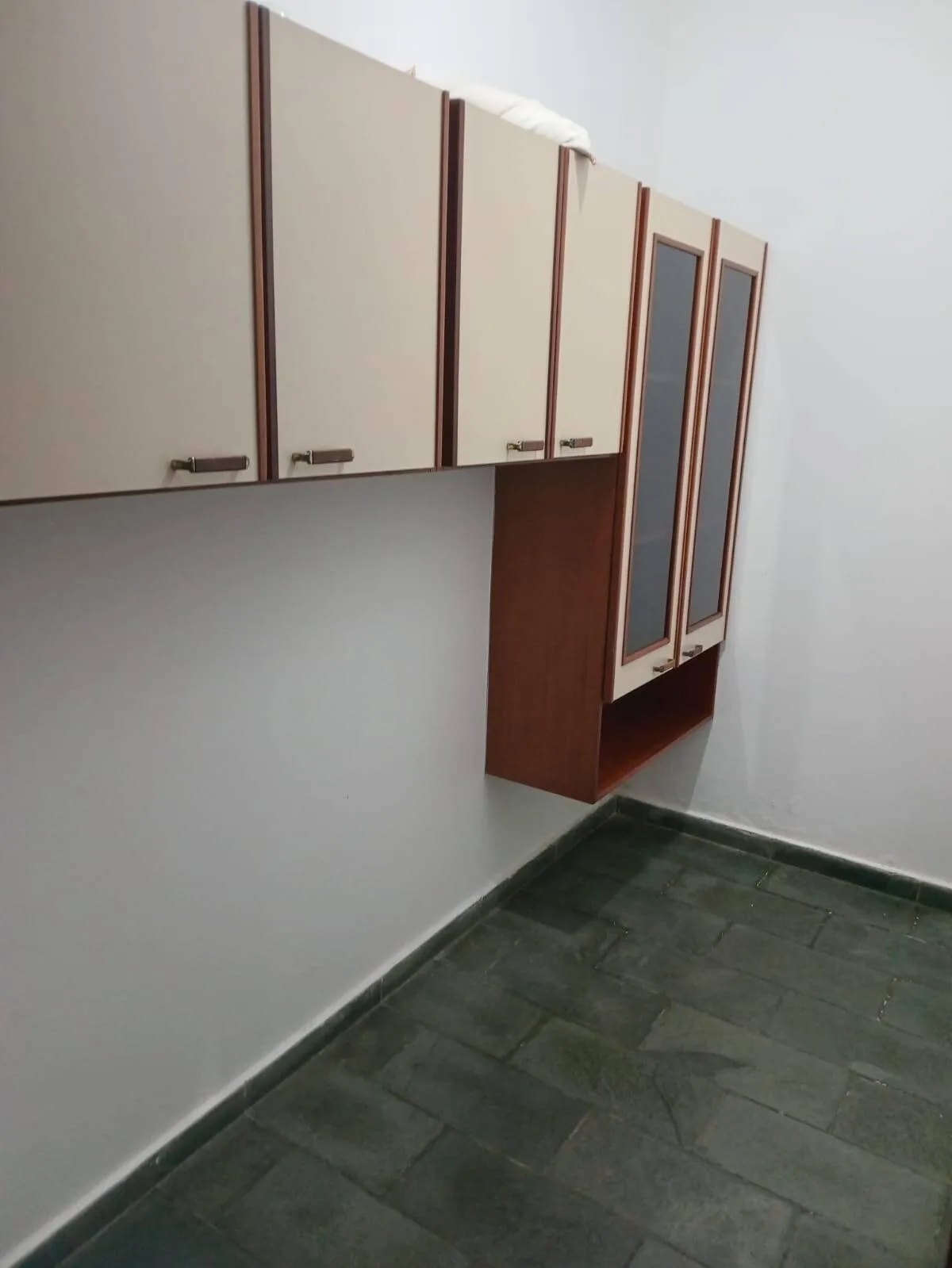 Imagem Espaçosa Casa à Venda em Alphaville 6 com 3 Suítes e Lazer Completo
