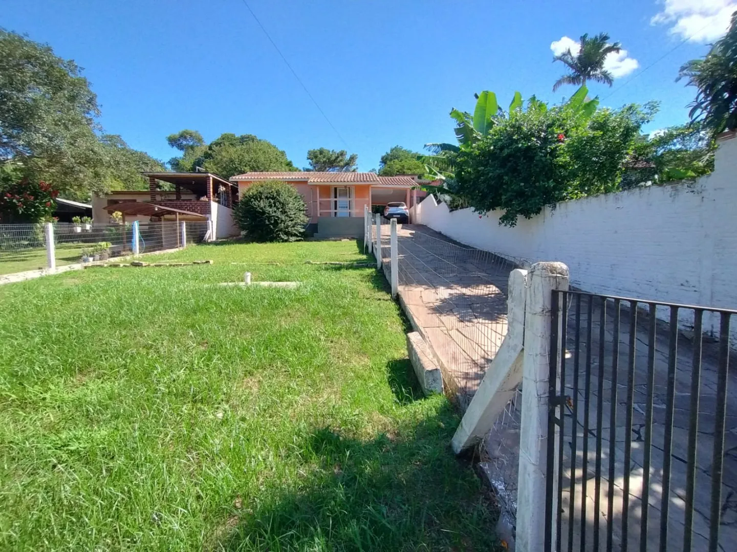 Imagem Casa com quintal a venda no bairro Tarumã em Viamão