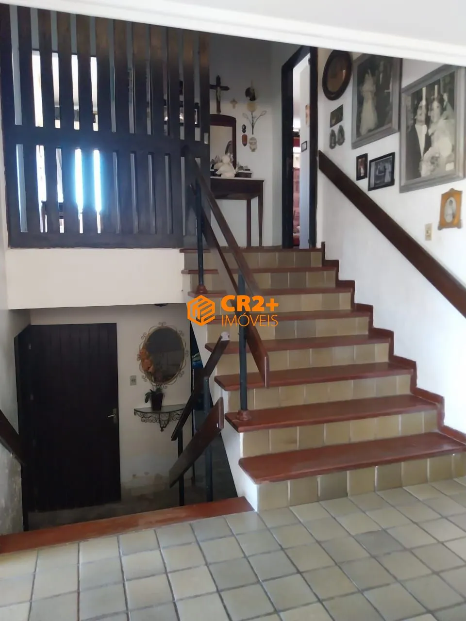 Imagem Casa Duplex - Localizada no Hipódromo - Recife -6 quartos- 2 Suites - 2 Garagens