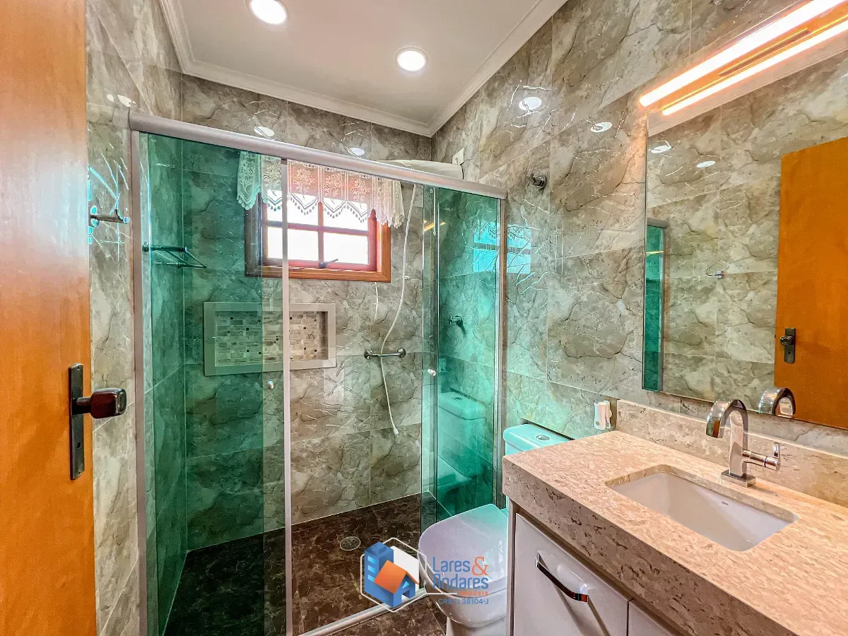 Imagem Sobrado para venda em Jardim Paraíso com 4 quartos, sendo 1 suíte, 218m²