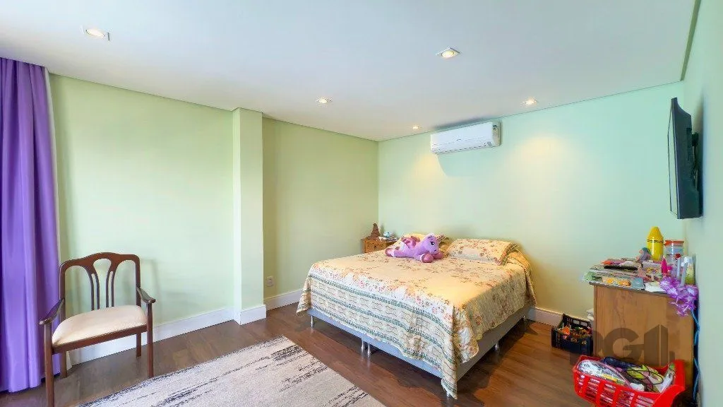 Imagem Casa para Venda - 315m², 3 dormitórios, sendo 1 suites, 2 vagas - Teresópolis