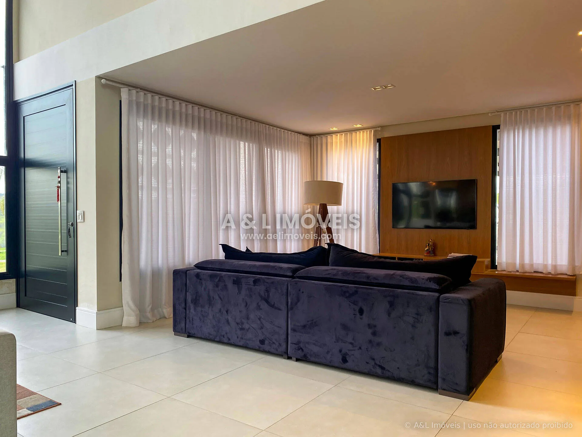 Imagem Mansão em Taubaté | Cond. Fechado, 568 m², 5 Suítes e Lazer