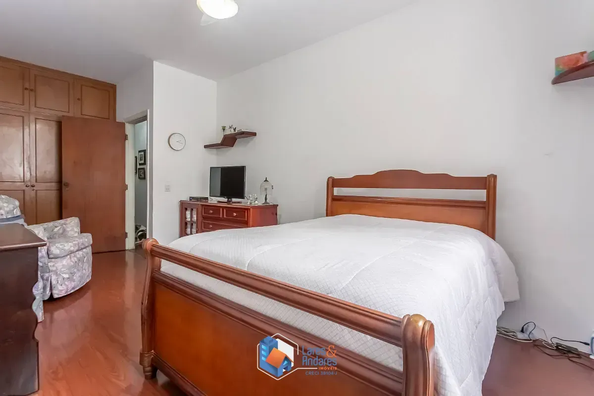 Imagem Casa para venda em Vila Cordeiro com 3 quartos, sendo 2 suítes, 194m²