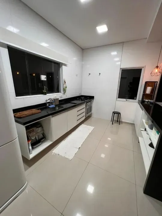 Imagem Casa de Alto Padrão no Condomínio Valville - 3 Suítes, Vista Panorâmica e Lazer Completo!