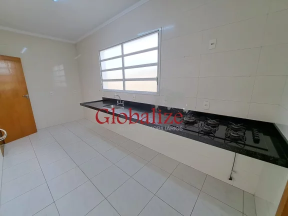 Imagem Casa Sobreposta Baixa à Venda com 3 quartos, 2 vagas, piscina, churrasqueira por R$1.150.000,00 no Boqueirão em Santos