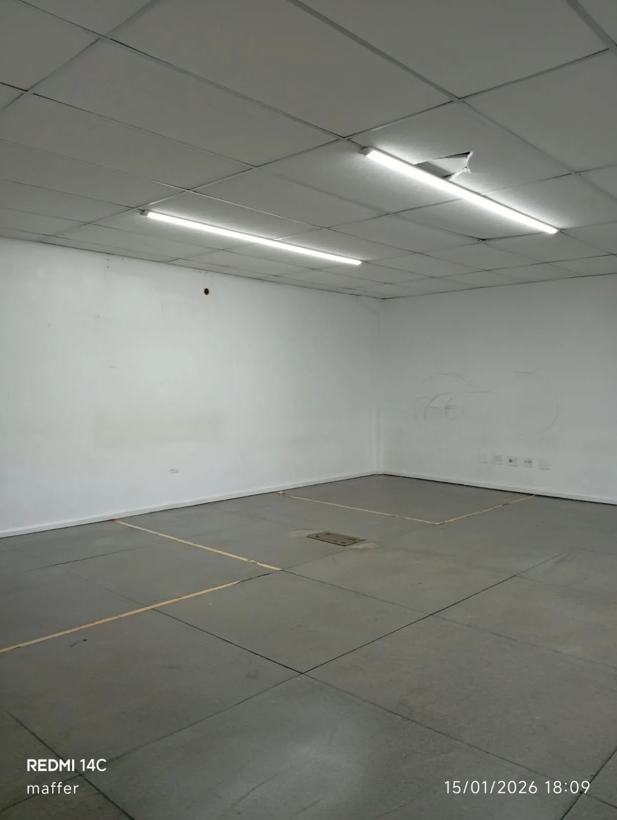 Imagem MÁFFER IMÓVEIS ALUGA - PAVILHÃO INDUSTRIAL / LOGÍSTICO Av. das Indústrias, nº 1320 - Porto Alegre/RS • Área construída total: 4.000 m² • Pé-direito alto - ideal para logística, armazenagem e operações industriais