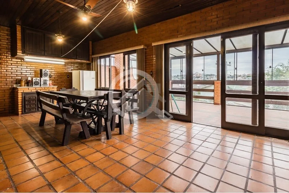 Imagem Descubra seu novo lar nesta magnífica casa à venda situada na tranquila Travessa Kuluene, no bairr...