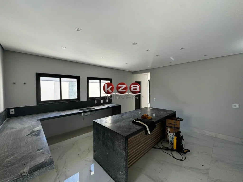 Imagem Casa de luxo para venda e locação em condomínio exclusivo de Valinhos-SP: 4 suítes, 3 salas, 6 banheiros, 4 vagas de garagem, 483m².