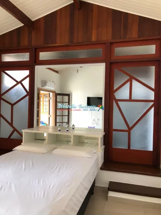 Imagem Linda Casa com Ótima Localização.
