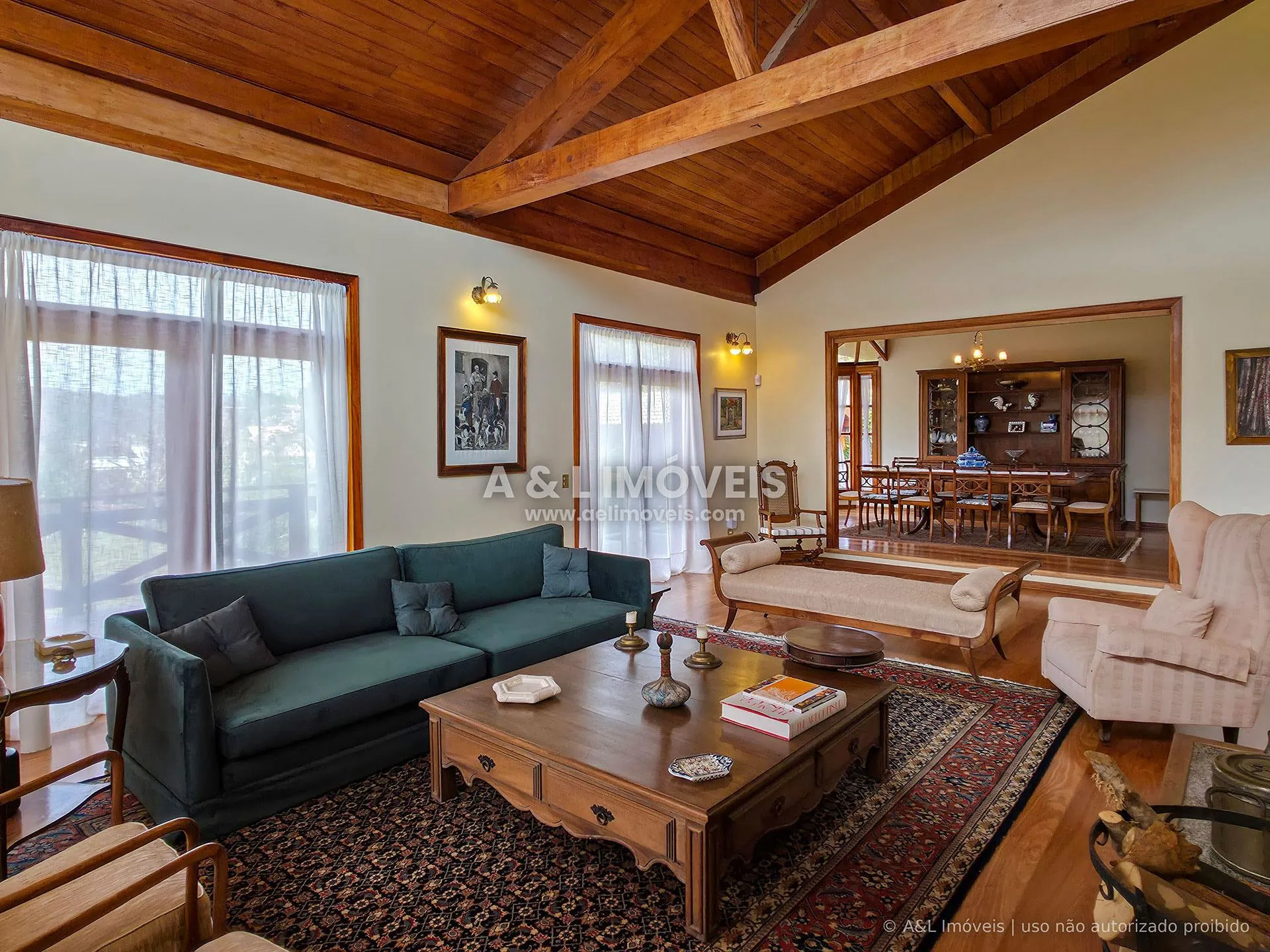 Imagem Casa à venda com 5 suítes e 694,44 m² na Vila Sylvia, Campos do Jordão