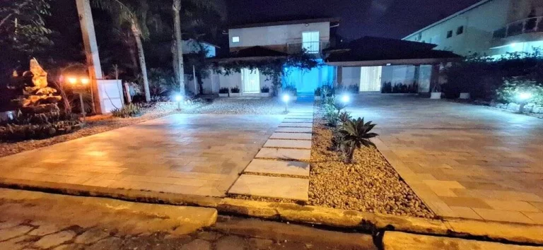 Imagem IMOVEL ESPETACULAR EM CONDOMINIO FECHADO COM TODA SEGURANÇA