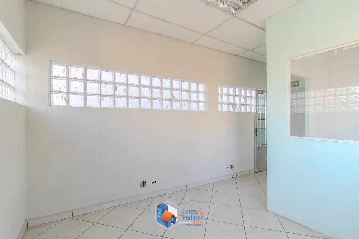 Imagem Casa para venda em Vila Ema com 7 quartos, sendo 1 suíte, 450m²