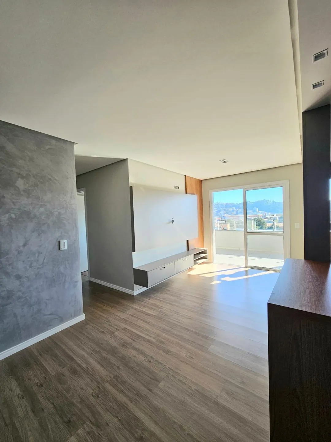 Imagem Apartamento à venda em Caxias do Sul, Santa Catarina, com 2 quartos, 69.07m2