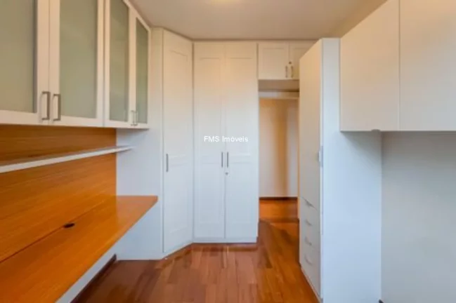 Imagem Apartamento à venda ou locação na Vila Mariana com 3 quartos sendo 1 suíte, 2 banheiros, 3 vagas, 116m²