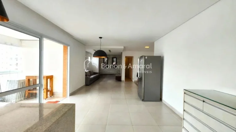 Imagem Lindo apartamento em andar alto, com sol da manhã e uma vista privilegiada. Originalmente com três...