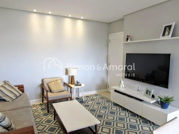 Imagem Apartamento com 3 Quartos sendo 1 suíte e 2 banheiros, 2 vagas à Venda, 80 m²