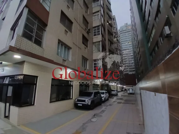 Imagem Belo apartamento em Santos no bairro da Pompéia em prédio na avenida da praia de 1 dormitório à venda por R$ 350.000,00.