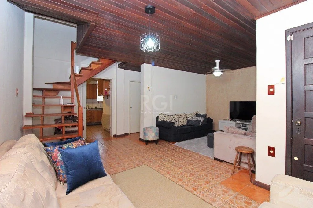 Imagem Casa para Venda - 150m², 4 dormitórios, sendo 1 suites, 3 vagas - Nonoai