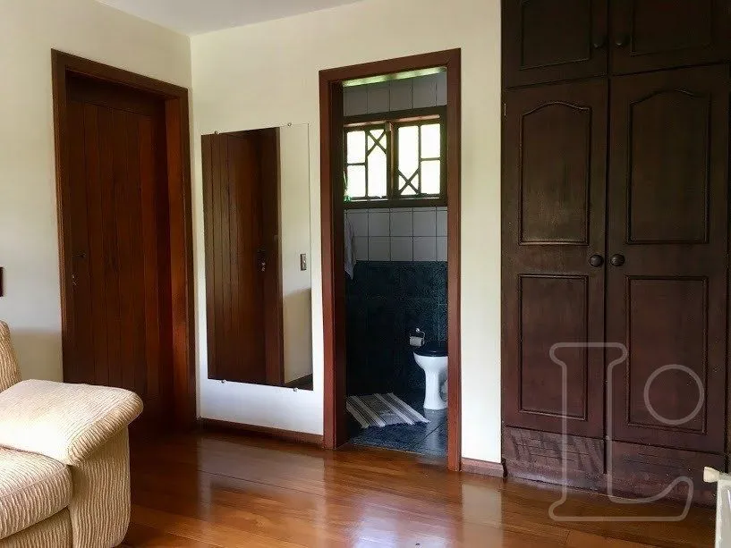 Imagem Casa para Venda - 570m², 3 dormitórios, sendo 1 suites, 2 vagas - Hípica