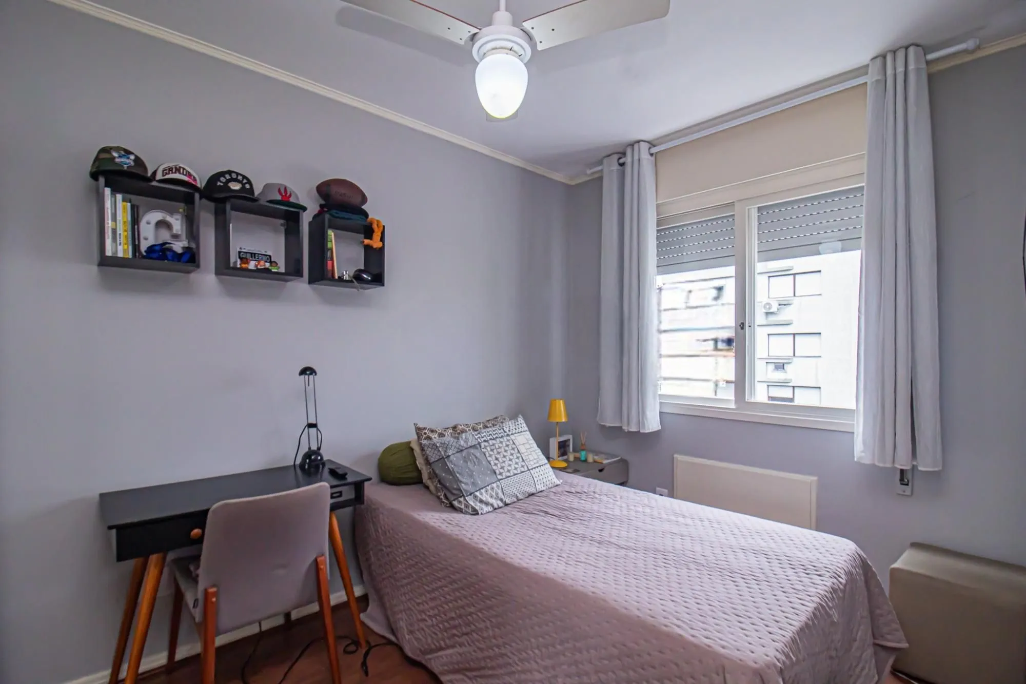 Imagem Apartamento 1 Dormitório Reformado com Sacada e Churrasqueira no Jardim Botânico