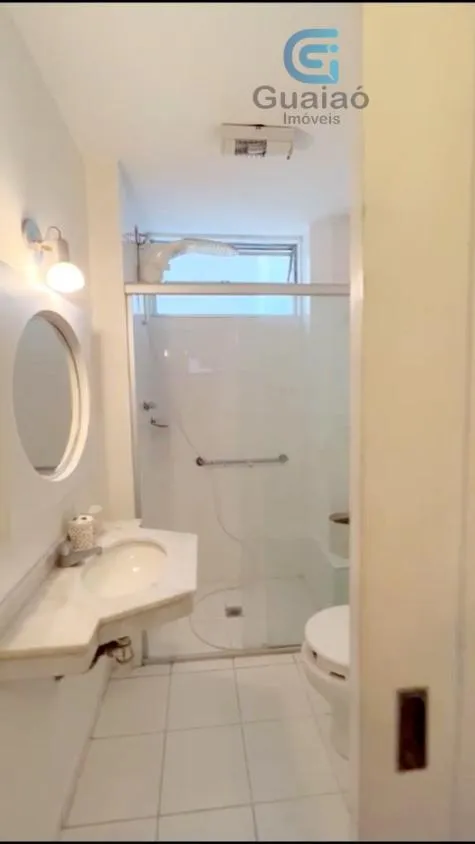 Imagem VENDO AMPLO APARTAMENTO DE 3 DORMITÓRIOS E SUITE NO CORAÇÃO DO GONZAGA EM SANTOS