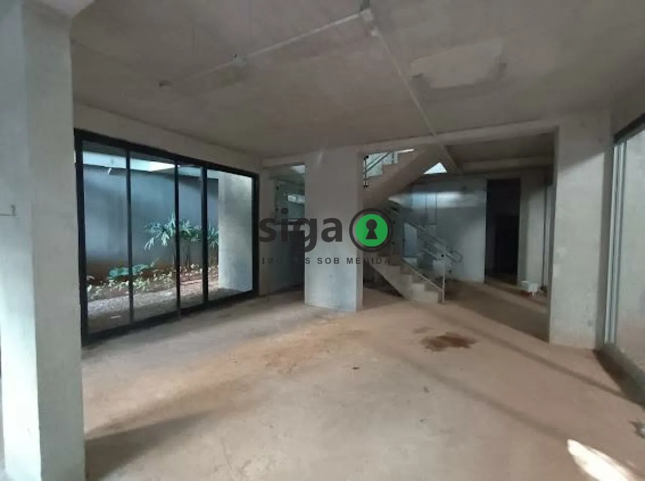 Imagem Loja para locação com 389m², 2 banheiros, fachada Ativa, em Pinheiros, no contrapiso