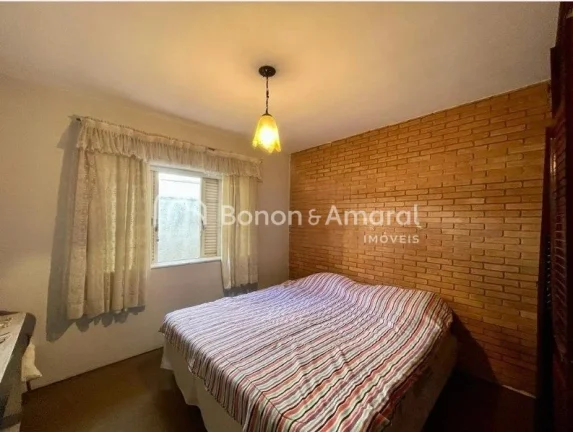 Imagem Casa assobradada à venda no bairro Jardim Proença, localização privilegiada de frente para um bo...