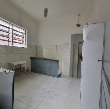Imagem Casa de 4 dormitórios, 2 banheiros para venda pronta para morar no bairro Partenon em Porto Alegre/RS.