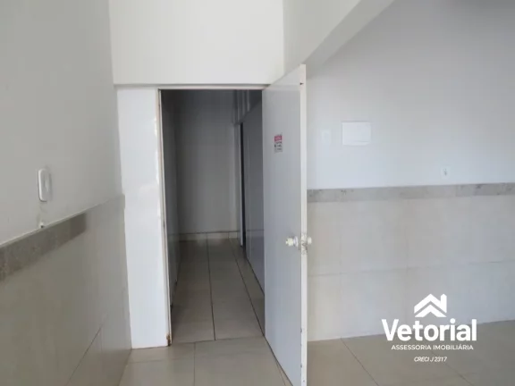 Imagem Oportunidade de Locação: Ponto Comercial com Salas, 1 Banheiro e 82m² no Centro de Barreiras-BA!