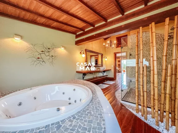 Imagem Luxuosa Casa com 5 Suítes na Ferradura, Búzios-RJ Piscina, Espaço Gourmet A poucos metros da praia 498m² de área