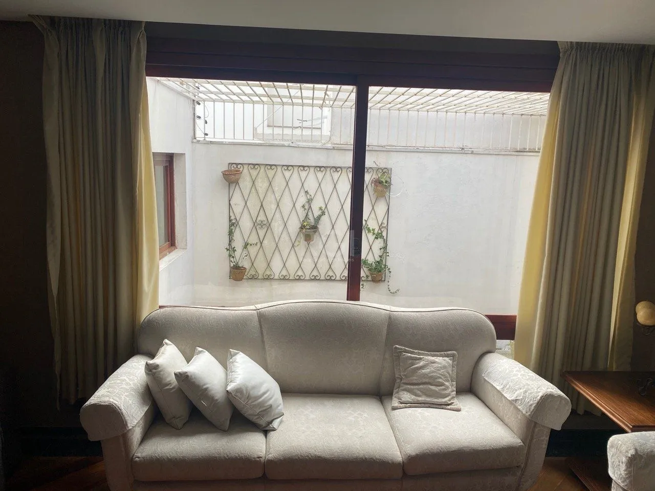 Imagem Casa para Venda - 378m², 4 dormitórios, sendo 1 suites, 2 vagas - Chácara das Pedras