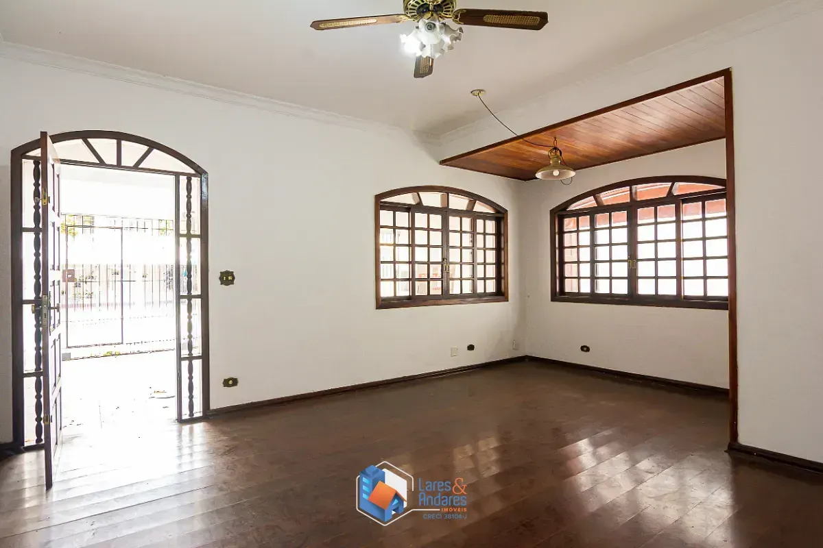 Foto do imóvel Sobrado para venda em Conjunto Residencial Butantã com 5 quartos, sendo 2 suítes, 187m² em Rua Alberto Tanganelli Neto