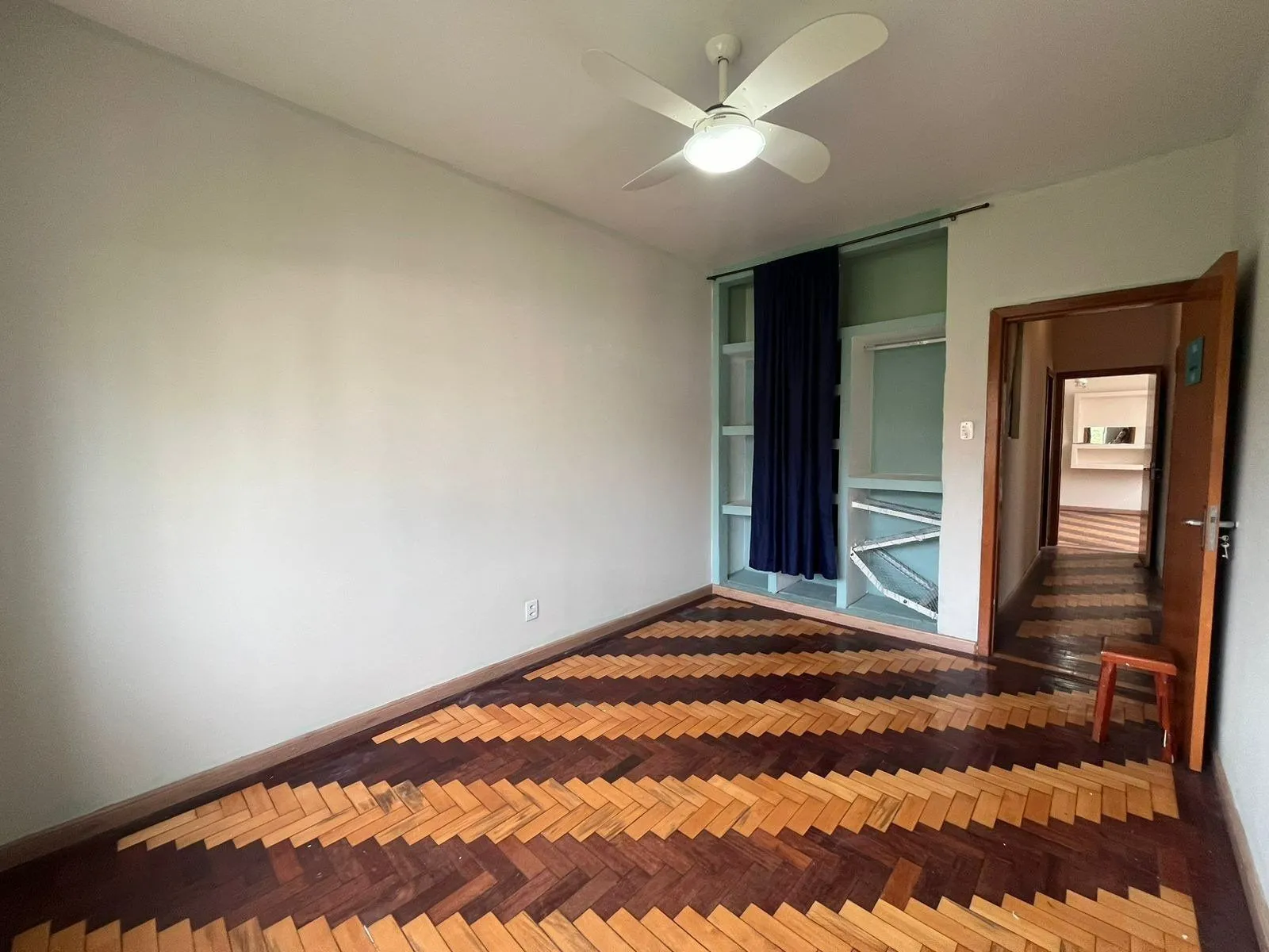 Imagem Apartamento de 3 dormitórios á venda no Bairro Rio Branco, Porto Alegre.