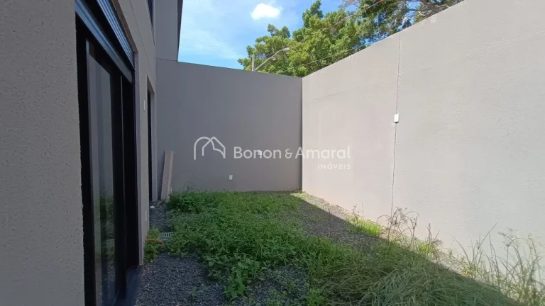 Imagem Esta casa recém construída, com 2 suítes, localizada em um condomínio completo, é a escolha per...