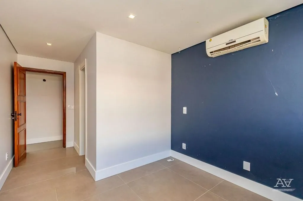 Imagem Cobertura 1 dorm à venda Rua Vicente da Fontoura, Santana - Porto Alegre