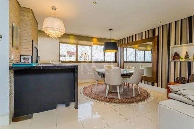 Imagem Excelente apartamento de 03 dormitórios com 4 vagas de garagem.